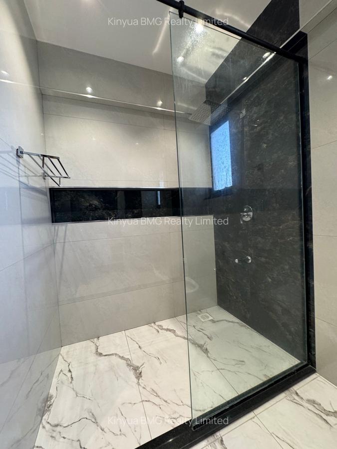 2 Bed Apartment with En Suite in Nyali Area - 4