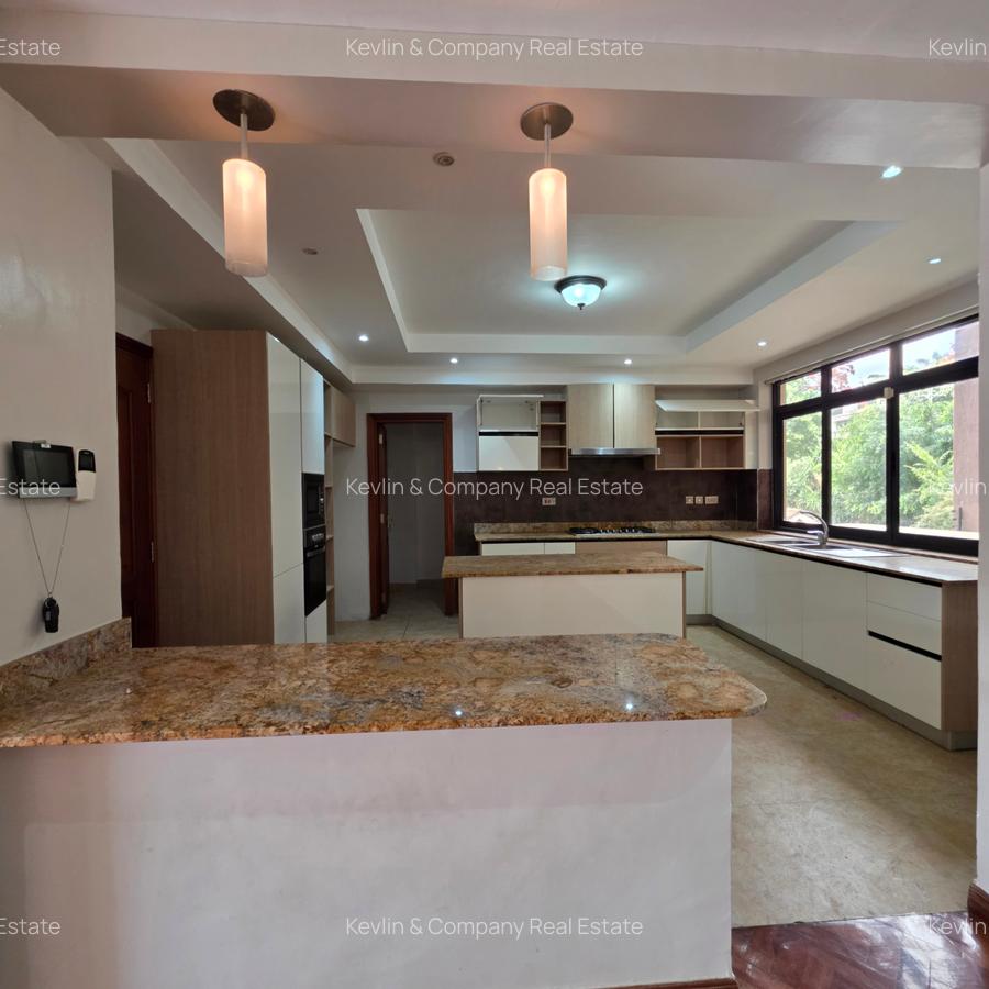 4 Bed Apartment with En Suite in Riverside - 5