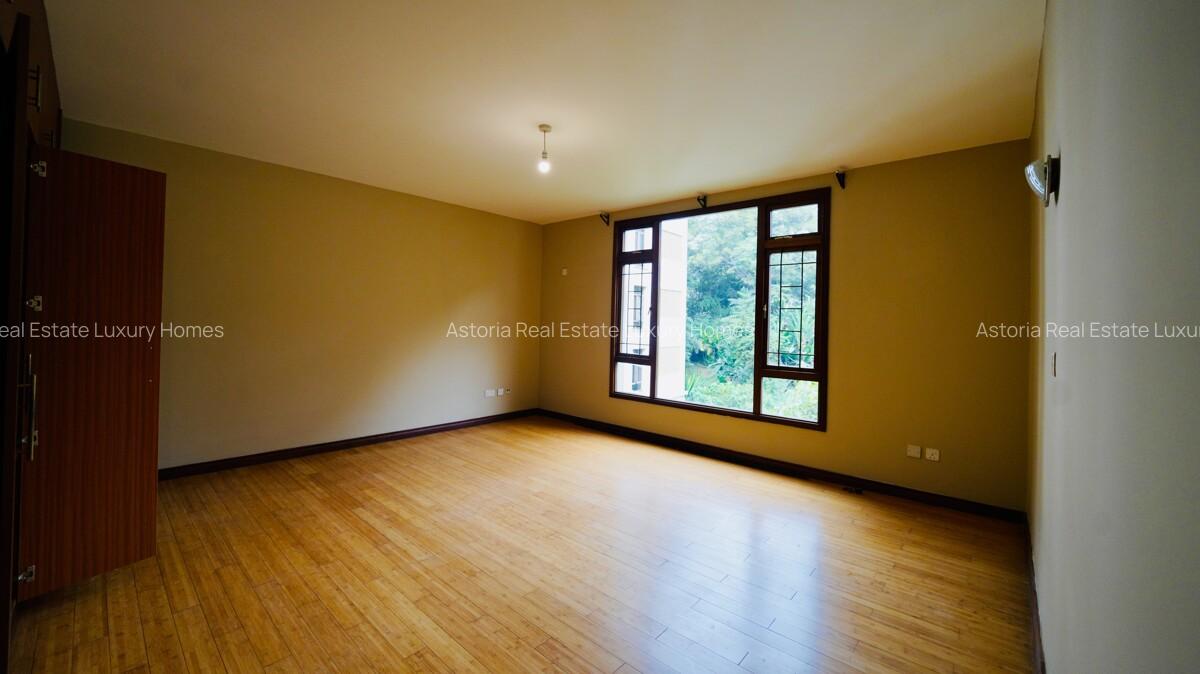 3 Bed Apartment with En Suite at 2026-536 3 Bed - 11