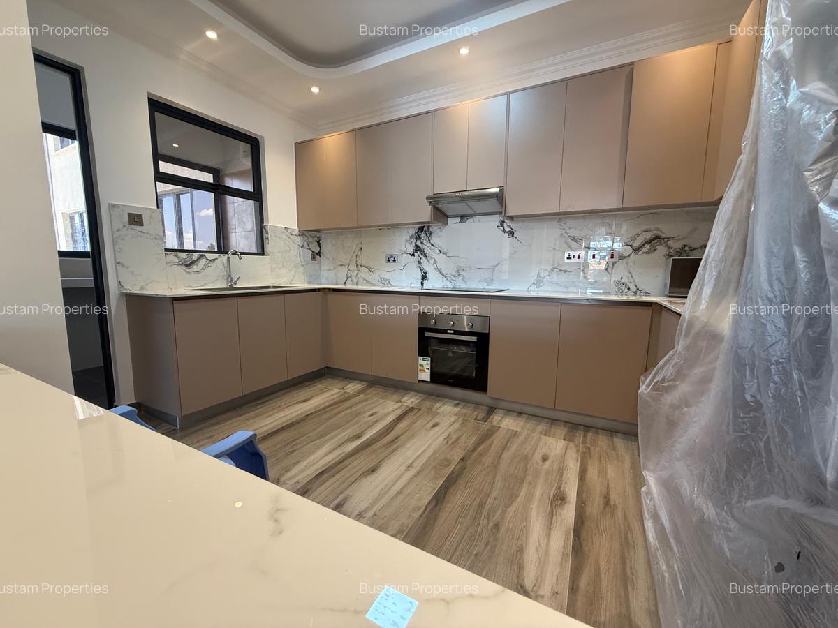 3 Bed Apartment with En Suite in Brookside - 3