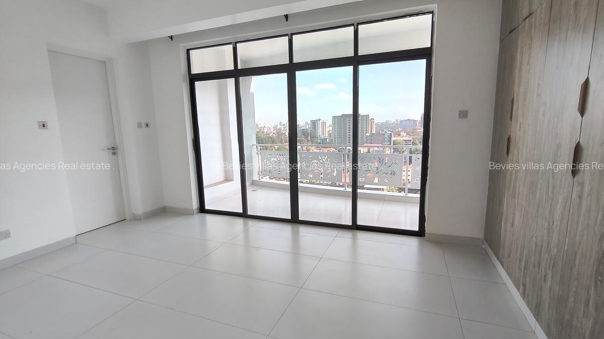 3 Bed Apartment with En Suite at Parklands - 11