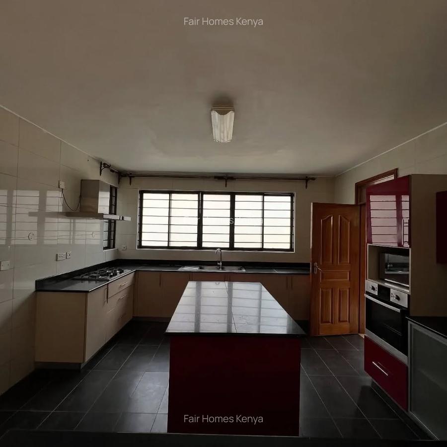 5 Bed Townhouse with En Suite at Convent Drive - 2