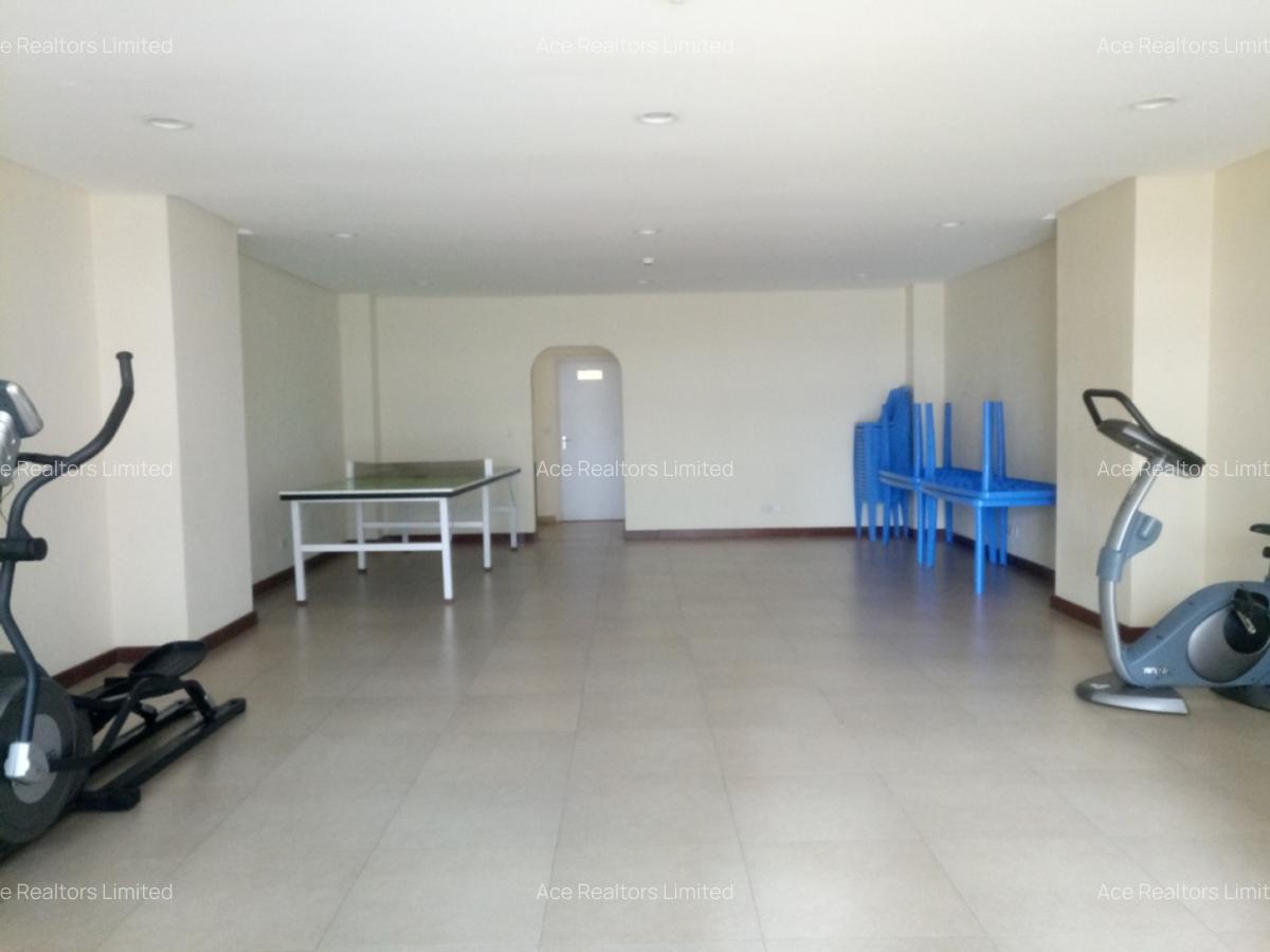 3 Bed Apartment with En Suite at Parklands - 5