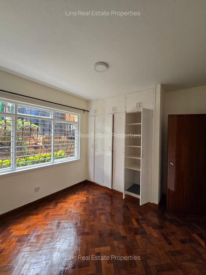 4 Bed House with En Suite in Runda - 10