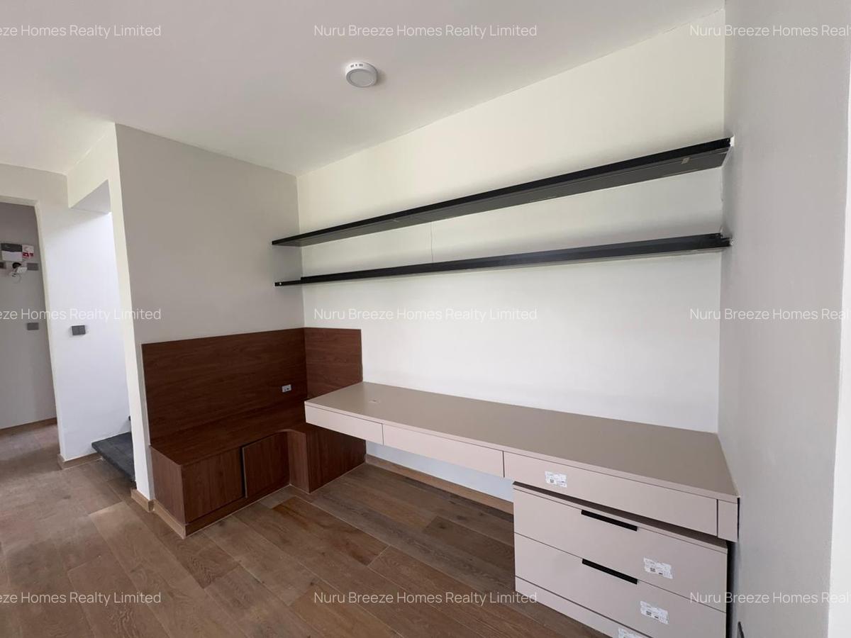 5 Bed Townhouse with En Suite in Runda - 9
