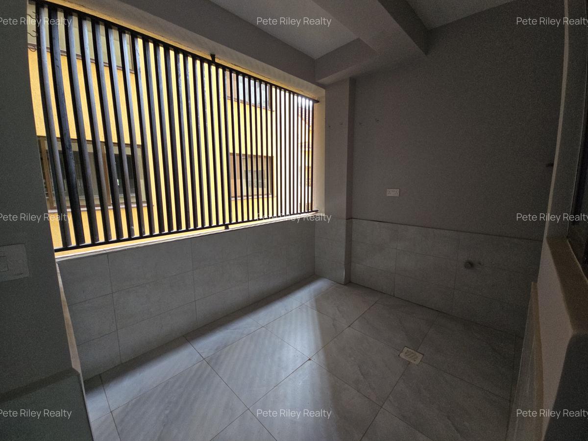 2 Bed Apartment with En Suite at School Lane - 5
