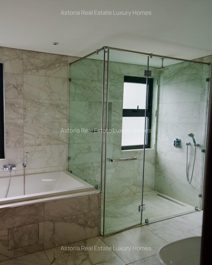 3 Bed Villa with En Suite at 2026-389 - 16