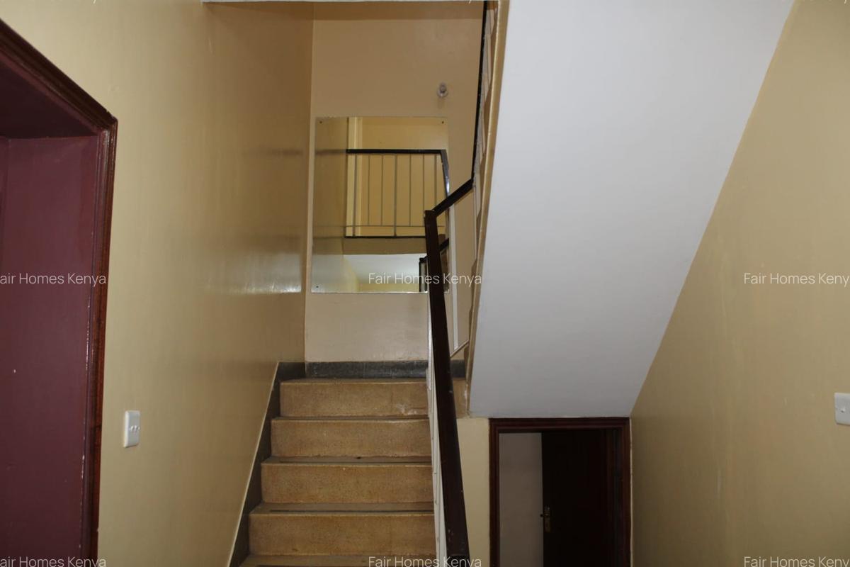 4 Bed Townhouse with En Suite at Riverside Drive - 2