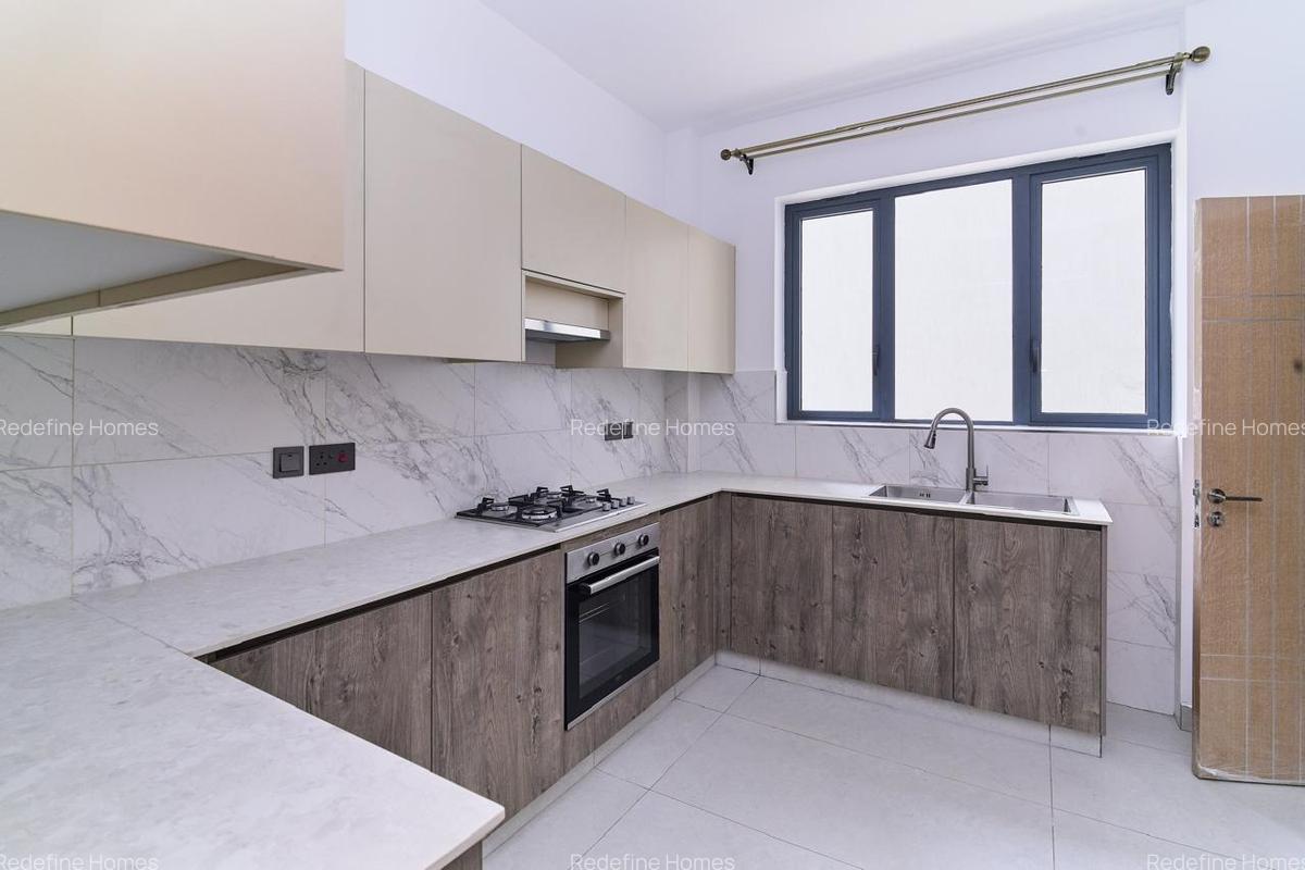 3 Bed Apartment with En Suite at Brookside Gardens - 6