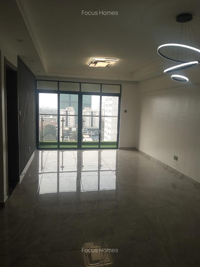 2 Bed Apartment with En Suite in Lavington - 10