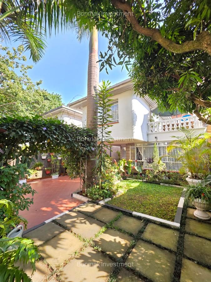 4 Bed Townhouse with En Suite at Valley Arcade - 4