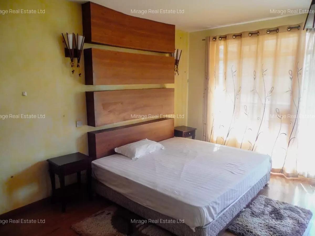 3 Bed Apartment with Swimming Pool in Riverside - 12