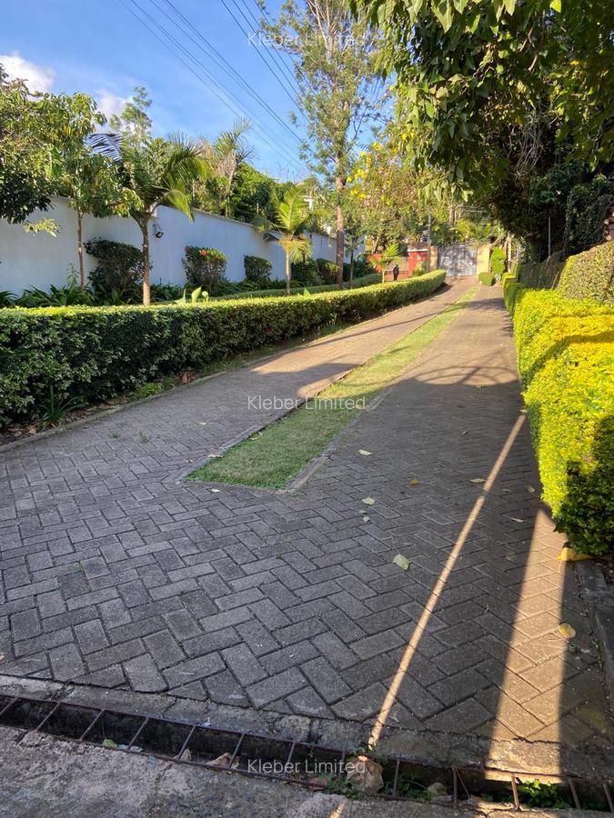 5 Bed House with En Suite at Runda - 11