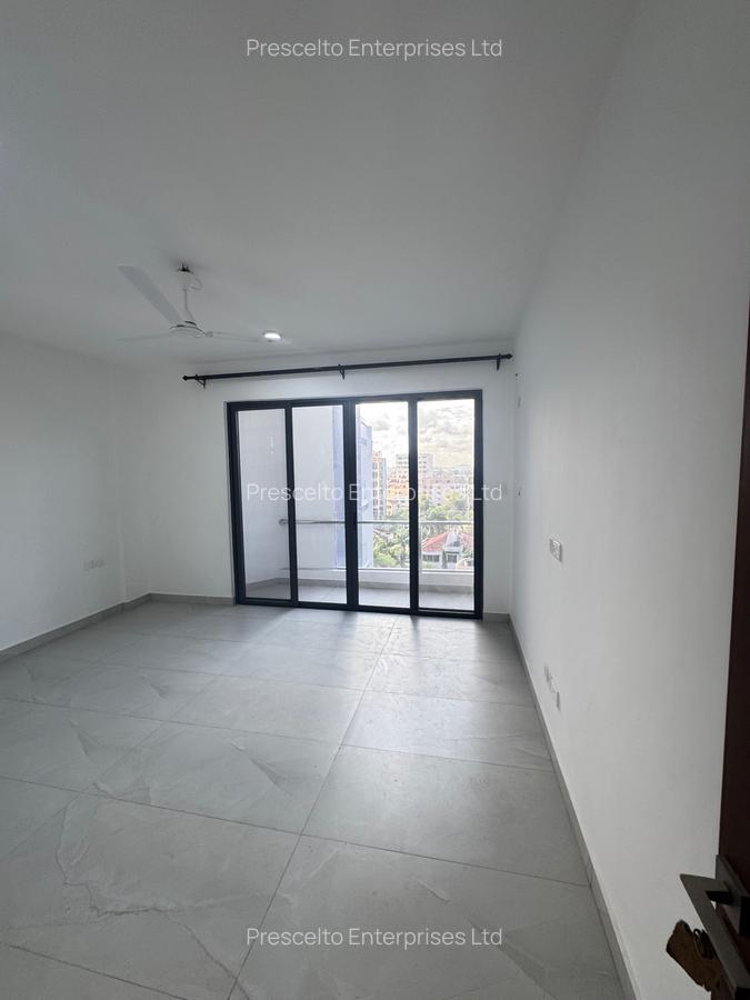 3 Bed Apartment with En Suite at Off Links Road - 8