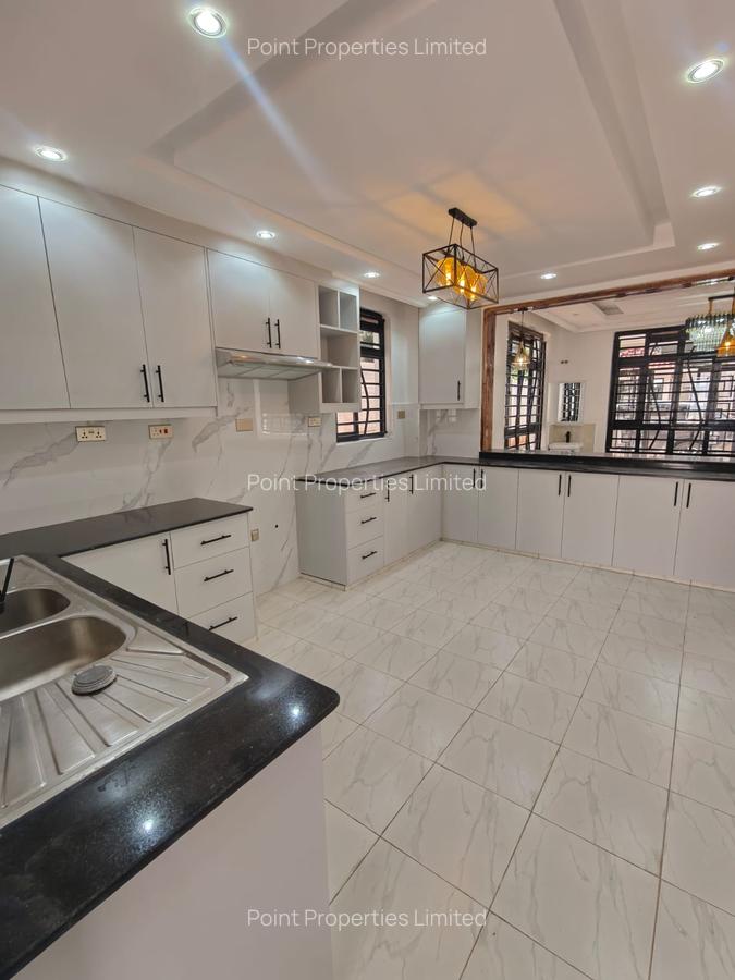 4 Bed Townhouse with En Suite in Karen - 9