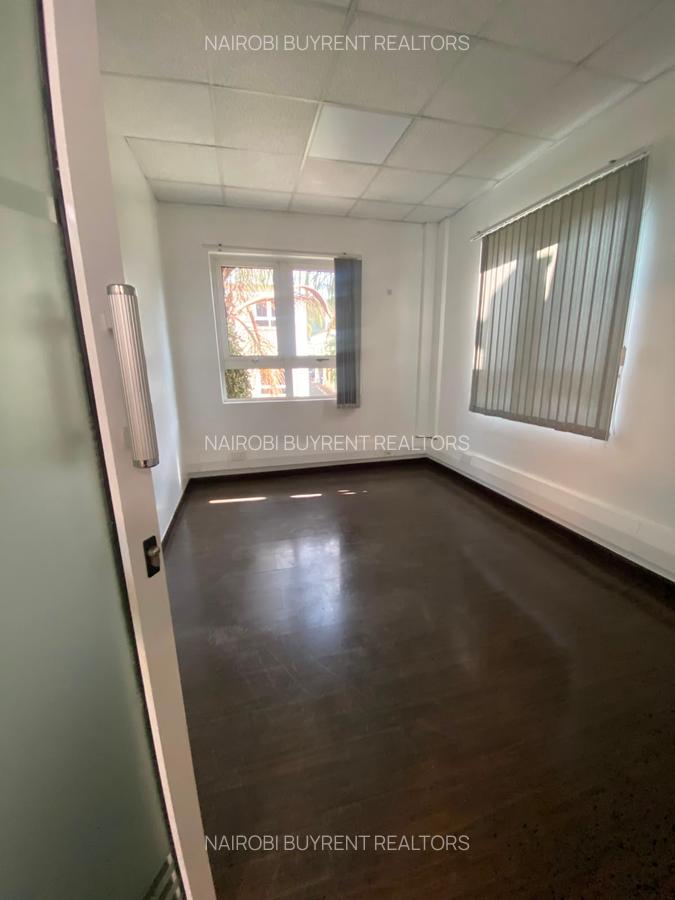 2,500 ft² Commercial Property with Fibre Internet in Riverside - 14