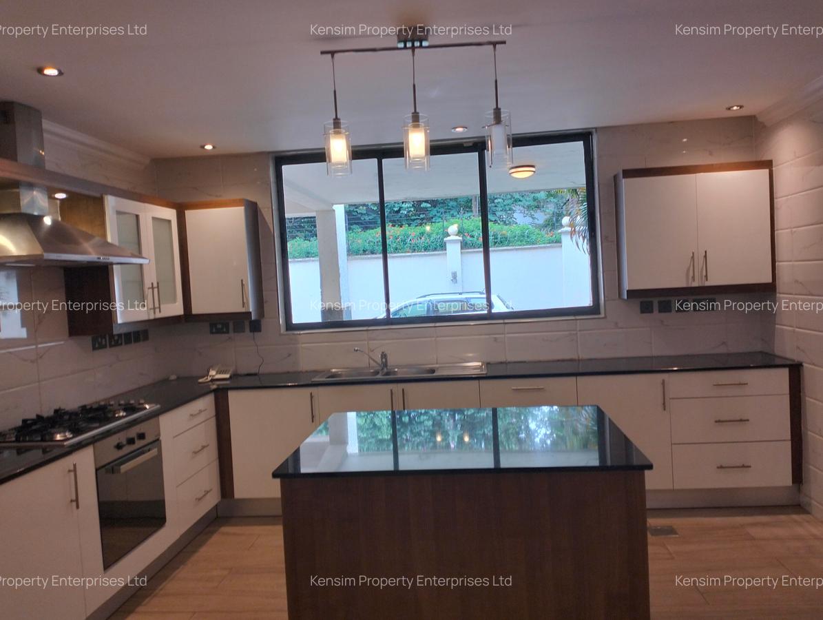 5 Bed Townhouse with En Suite in Lavington - 11