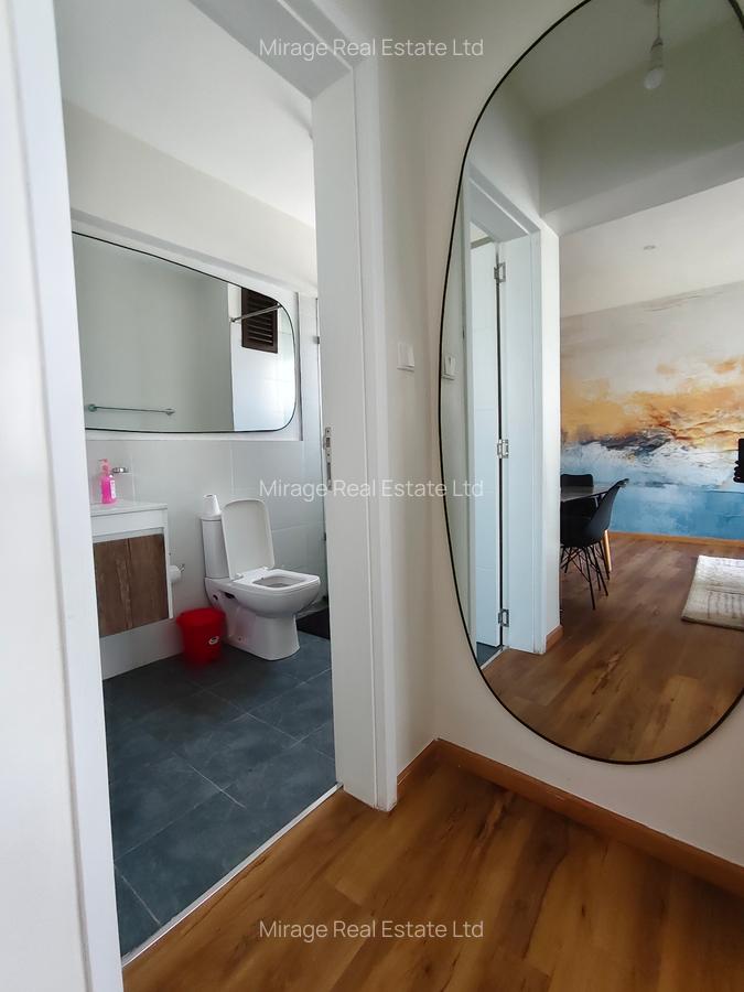1 Bed Apartment with Gym in Garden Estate - 4