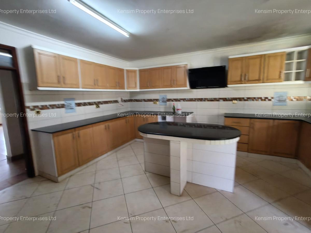 5 Bed Townhouse with En Suite in Runda - 8