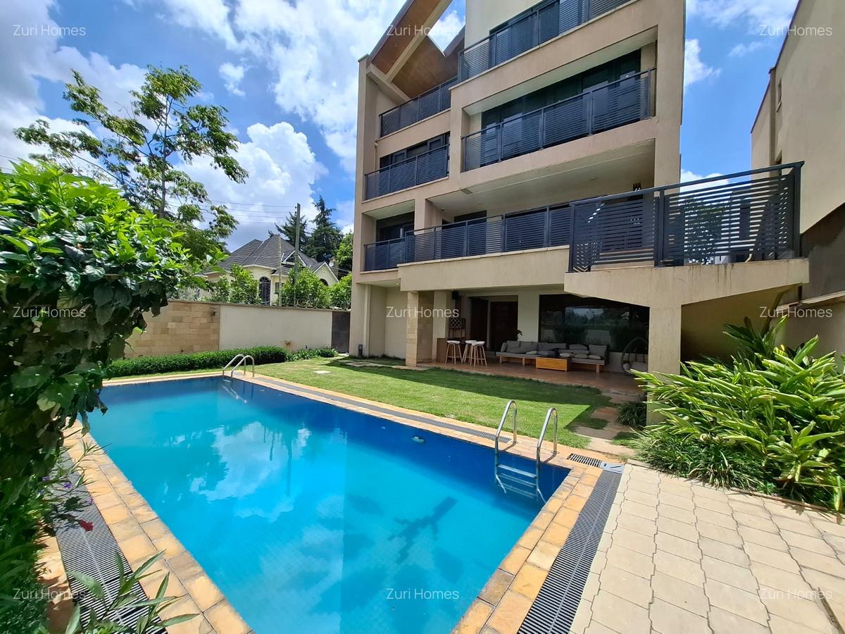 4 Bed Villa with En Suite in Lavington - 1