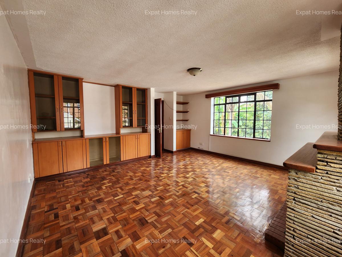 5 Bed Villa with En Suite in Lavington - 17