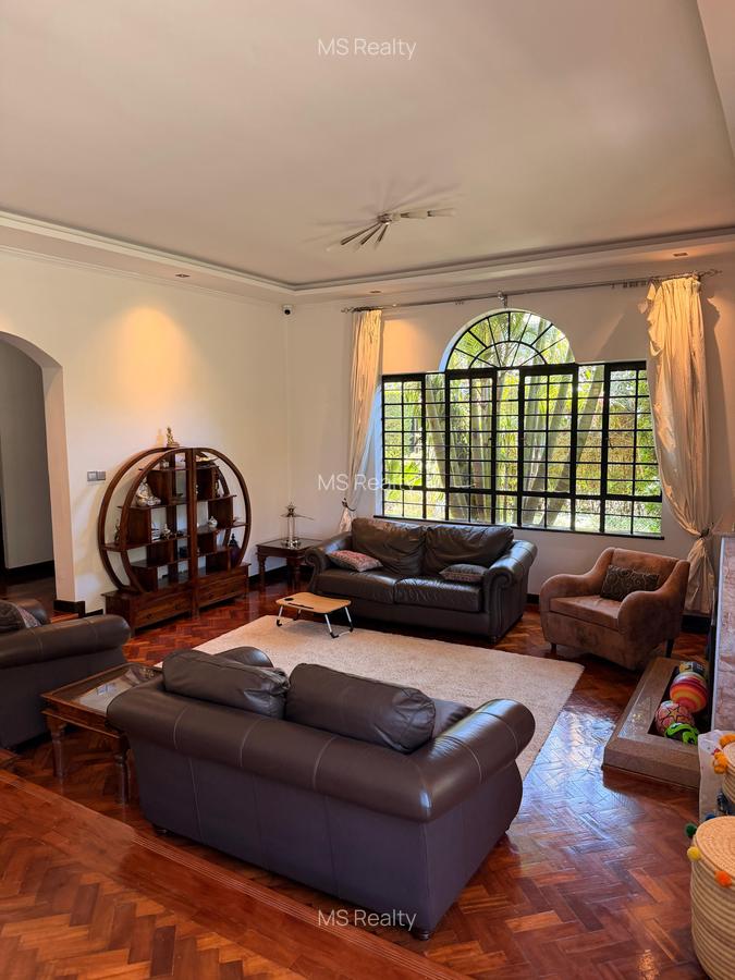5 Bed Townhouse with En Suite in Westlands Area - 2