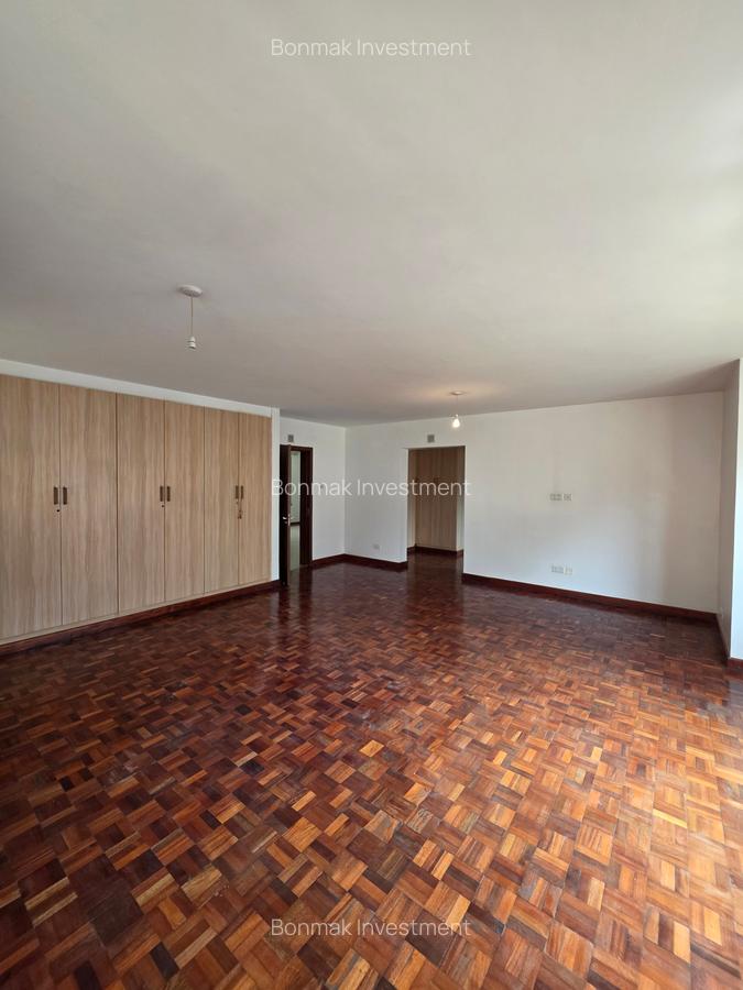 5 Bed Townhouse with En Suite at Lavington Green - 10