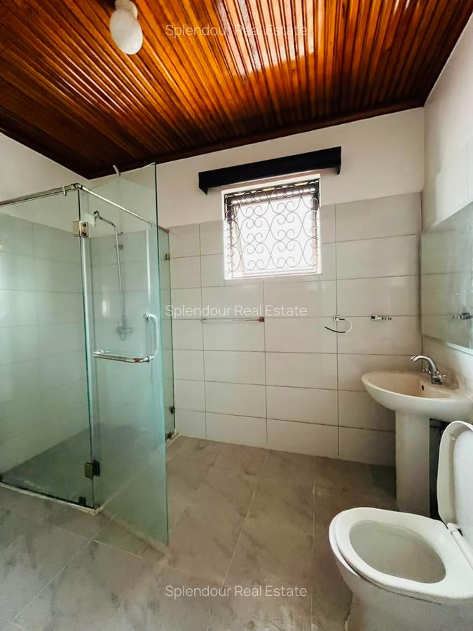 5 Bed Townhouse with En Suite in Lavington - 15