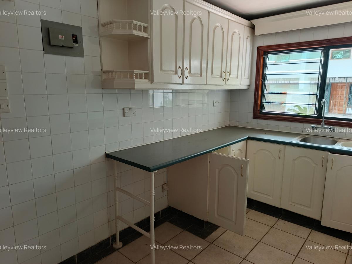 2 Bed Townhouse with En Suite at Kileleshwa - 14