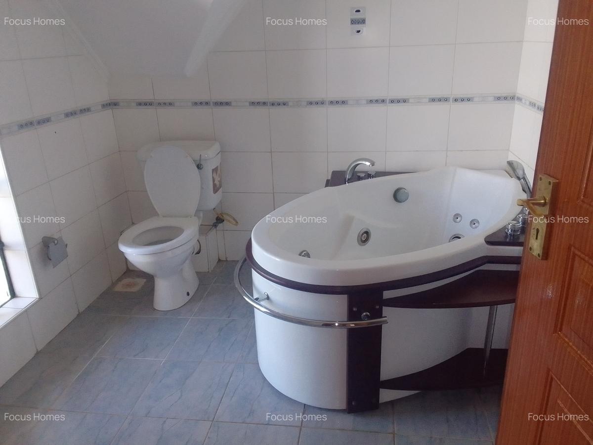 4 Bed Townhouse with En Suite in Lavington - 5