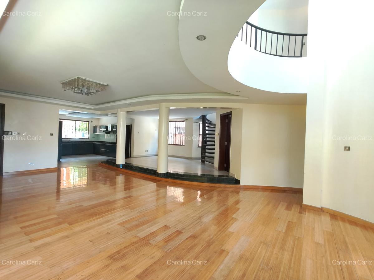 5 Bed House with En Suite in Westlands Area - 4