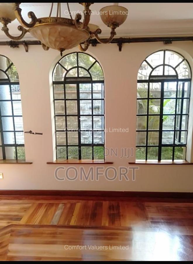 6 Bed Townhouse with En Suite at Statehouse Road - 3