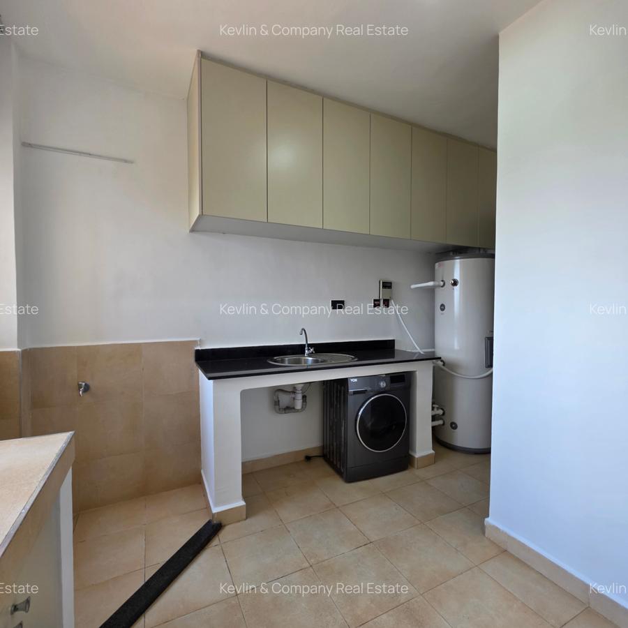 4 Bed Apartment with En Suite in General Mathenge - 8