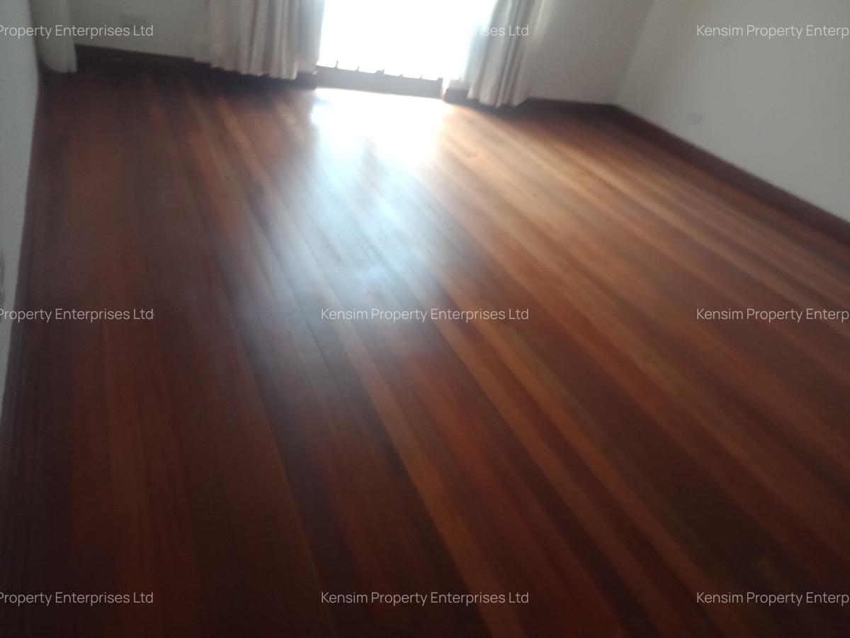 5 Bed Townhouse with En Suite in Lavington - 9
