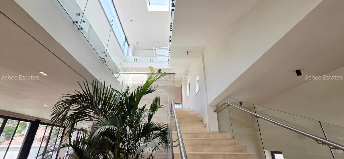 5 Bed Villa with En Suite at Granville Grove - 2
