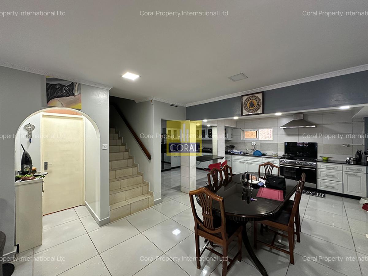 6 Bed Townhouse in Westlands Area - 15