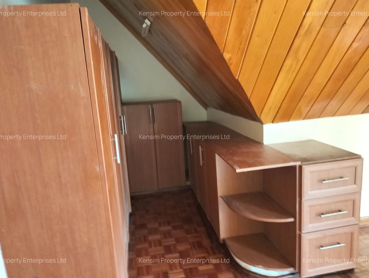 4 Bed Townhouse with En Suite in Lavington - 19