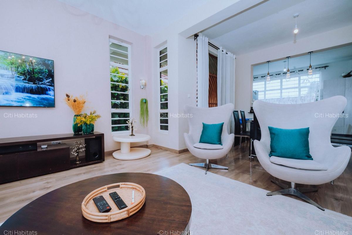 4 Bed Villa with En Suite in Kenyatta Road - 6