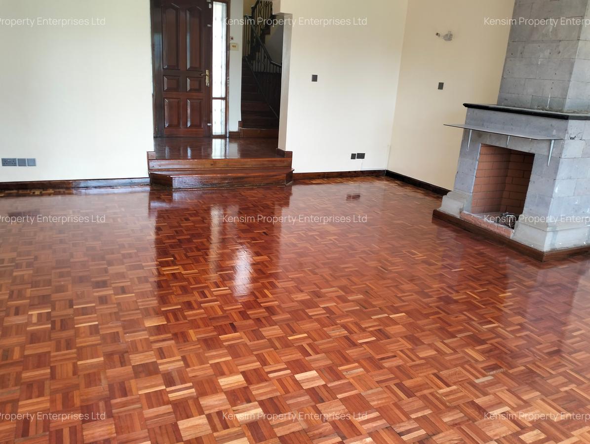 4 Bed Townhouse with En Suite in Lavington - 10