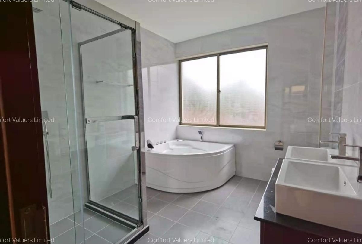 5 Bed Townhouse with En Suite at Lavington Green - 4