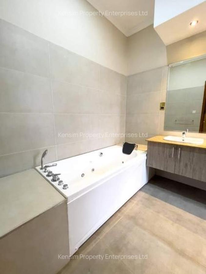 5 Bed Townhouse with En Suite in Karen - 16