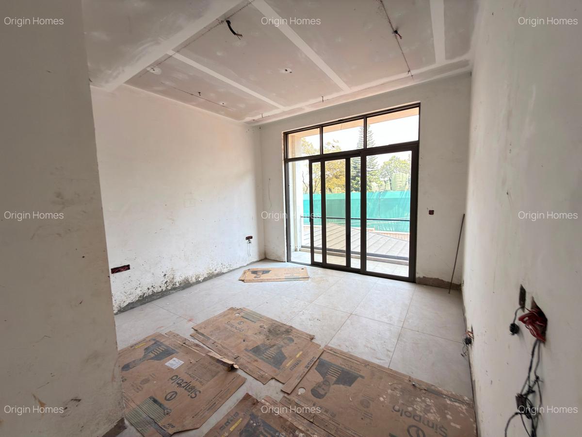 5 Bed Townhouse with En Suite at Lavington - 10