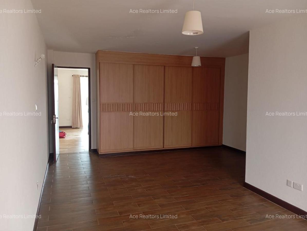 5 Bed Apartment with En Suite at Spring Valley - 6