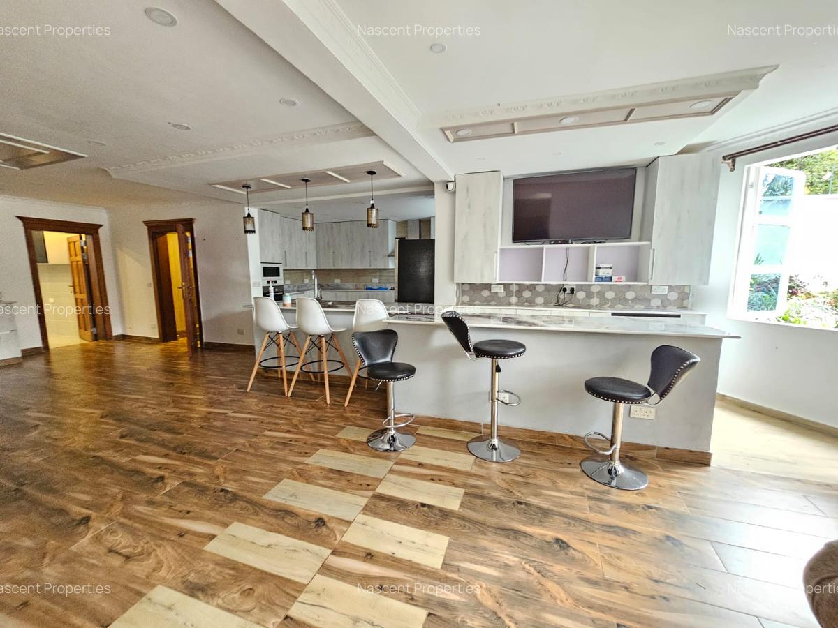 6 Bed House with En Suite in Runda - 15