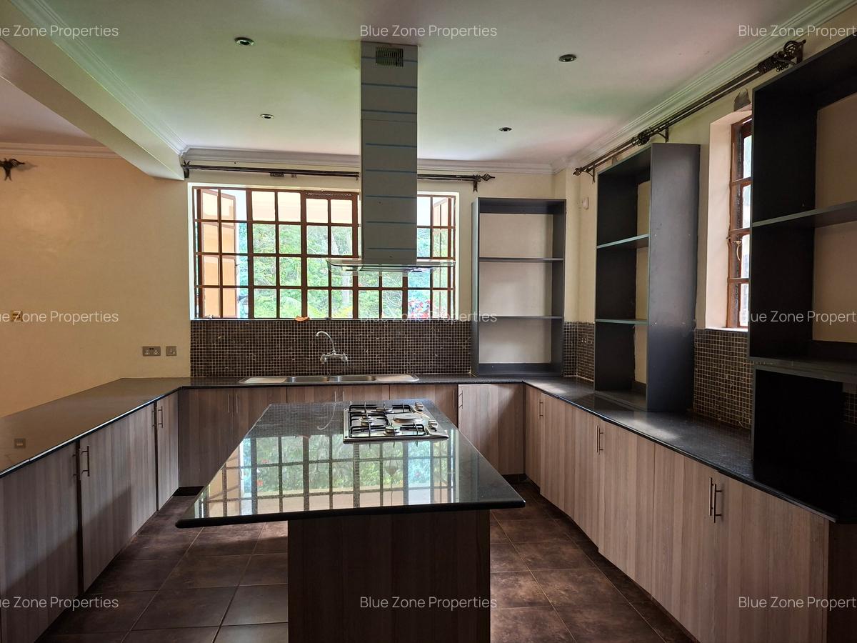 4 Bed Townhouse with En Suite at Rosslyn Lone Tree Estate Rd - 9