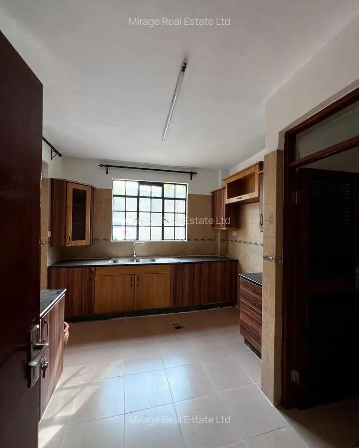 3 Bed Apartment with Swimming Pool in Riverside - 6