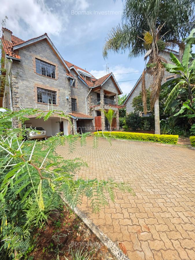 5 Bed Townhouse with En Suite at Lavington Green - 5