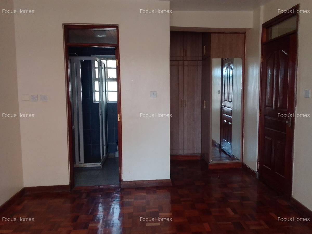 5 Bed Townhouse with En Suite in Lavington - 6
