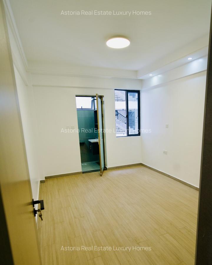 2 Bed Apartment with En Suite at 2026-384 - 8
