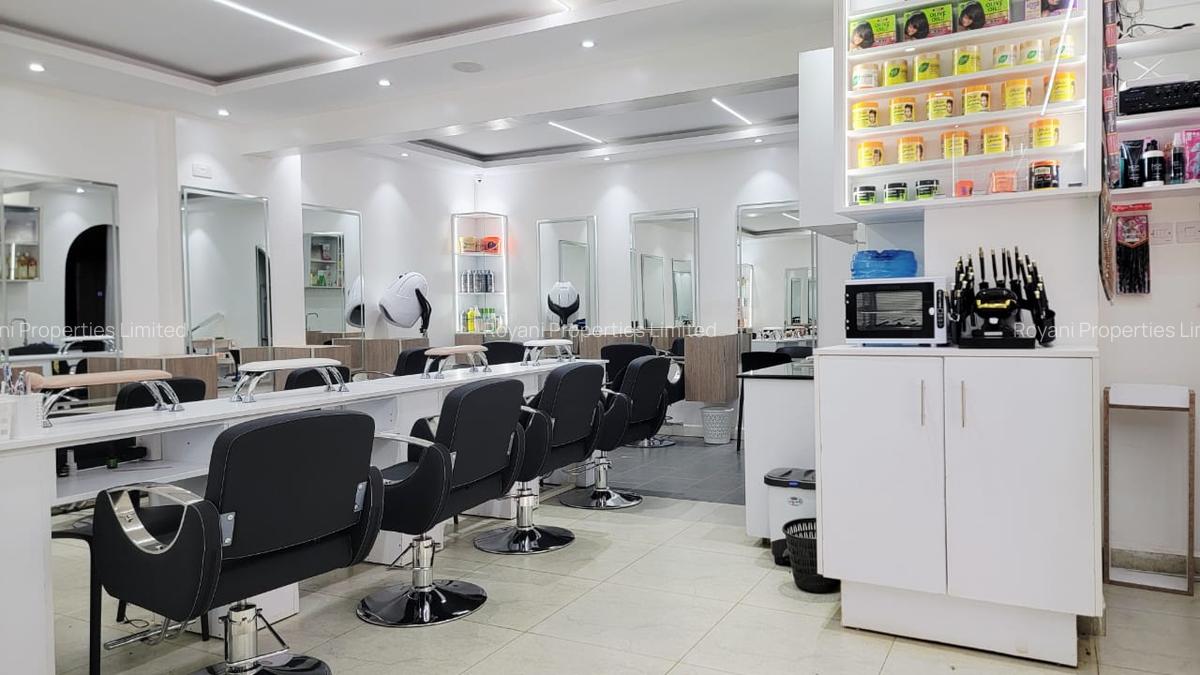 Commercial Property with Backup Generator in Thindigua - 9